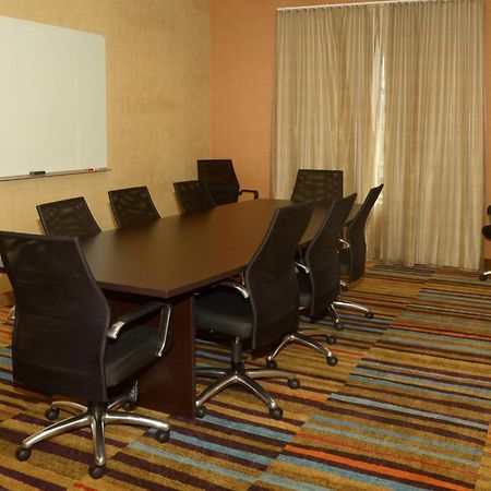 Fairfield Inn & Suites By Marriott Фэрмонт Экстерьер фото