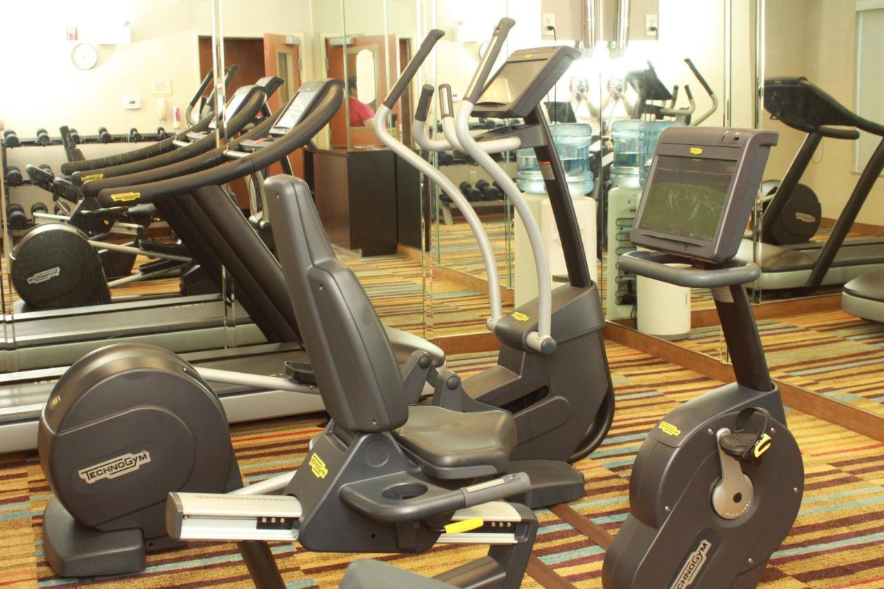 Fairfield Inn & Suites By Marriott Фэрмонт Экстерьер фото