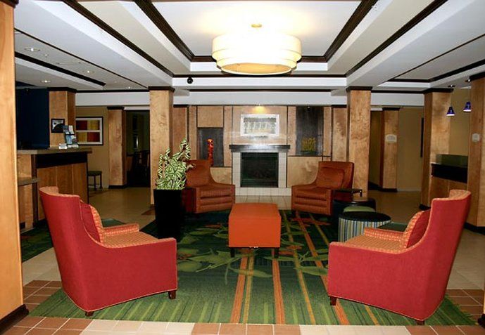 Fairfield Inn & Suites By Marriott Фэрмонт Интерьер фото